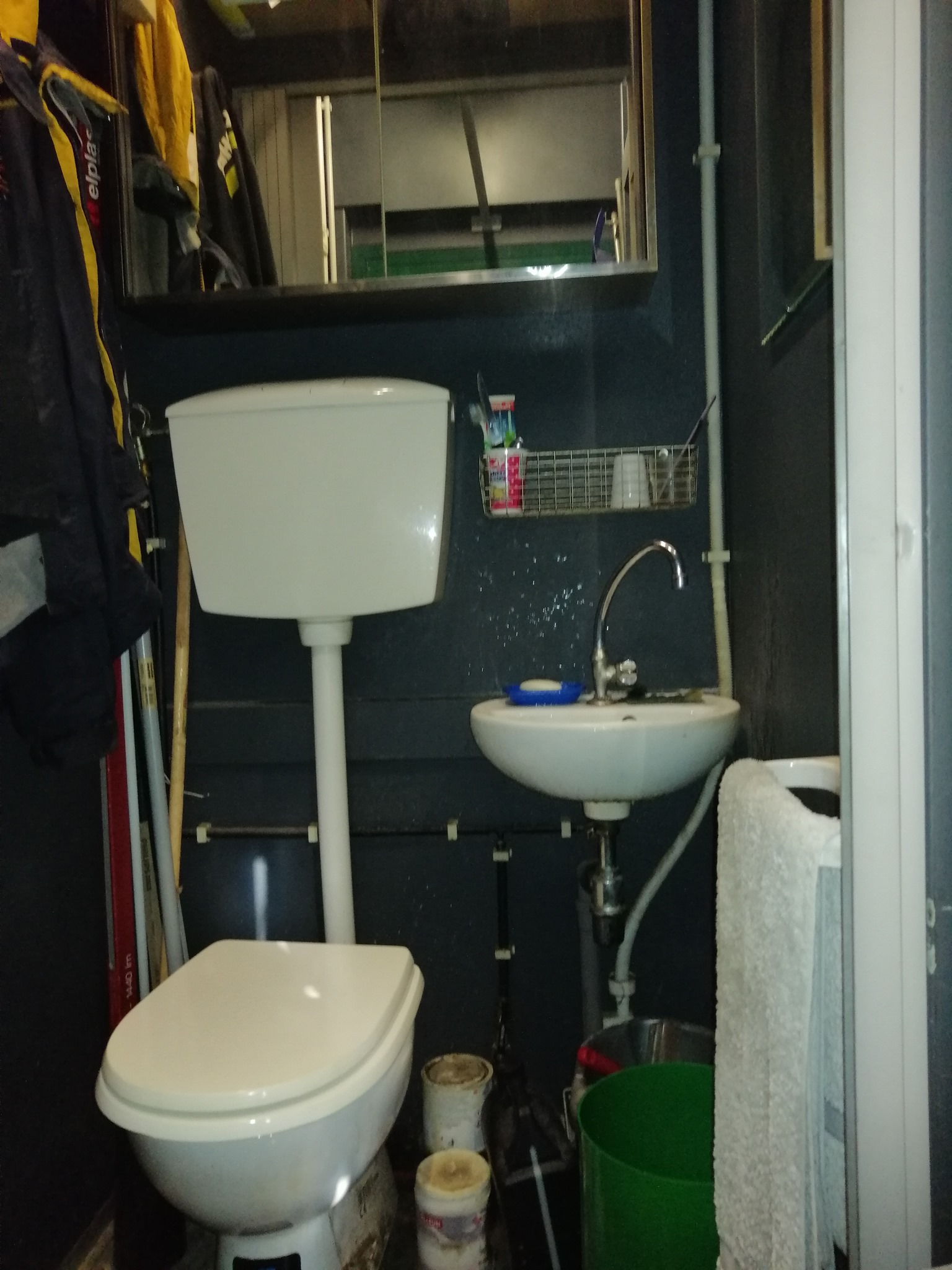 Vendesi edicola chiosco